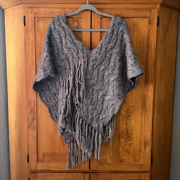 DKNY Charcoal Knit Sweater shawl - Picture 3 of 3